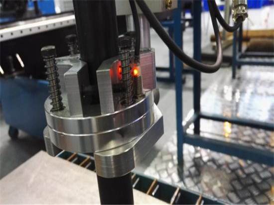 Máy cắt Plasma CNC nhỏ với bộ điều khiển áp lực ARC, máy cắt plasma