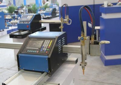 Cả hai tấm kim loại và máy cắt ống kim loại CNC, với cả cắt plasma và ngọn đuốc cắt nhiên liệu oxy